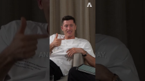 Thumbnail for Robert Lewandowski about Arjen Robben and his work etic | Andreas Poke