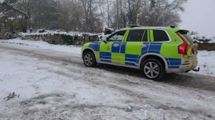 Thumbnail for Cars slipping, sliding and crashing in heavy snow in Gloucestershire | Urban Pictures UK