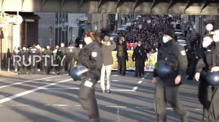 Thumbnail for Germany: Police clash with anti-COVID vaccine mandate protesters during massive rally in Berlin | Ruptly